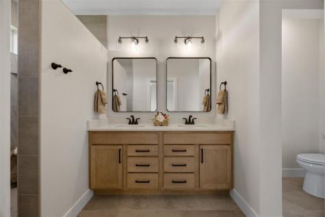 3007 Prairielight Court Hiawatha IA 52233