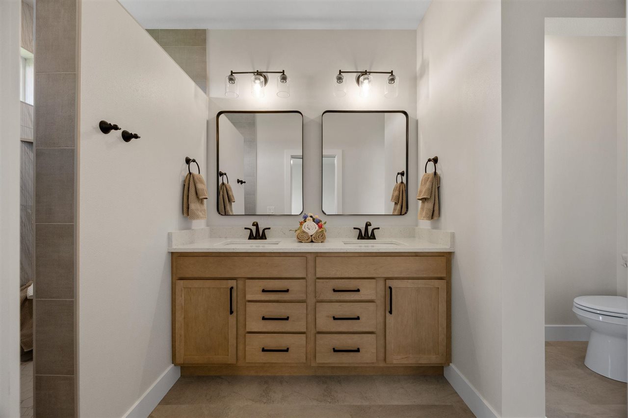 3007 Prairielight Court Hiawatha IA 52233