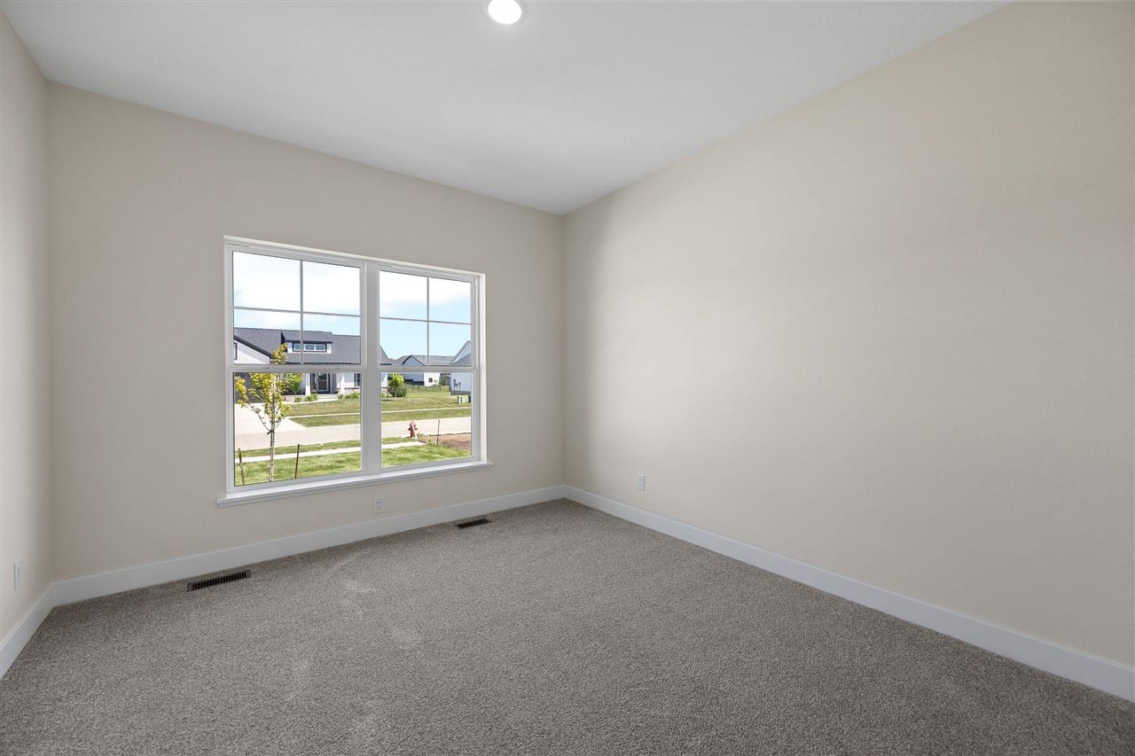 3007 Prairielight Court Hiawatha IA 52233