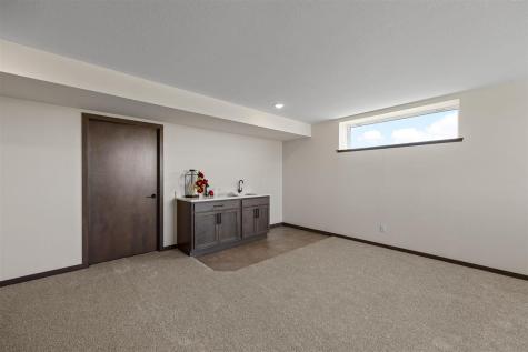 3007 Prairielight Court Hiawatha IA 52233