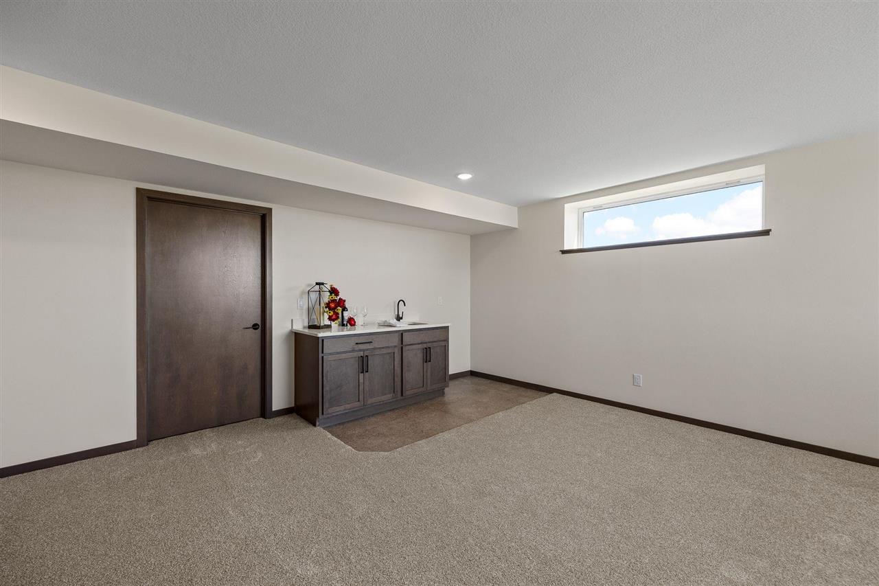 3007 Prairielight Court Hiawatha IA 52233