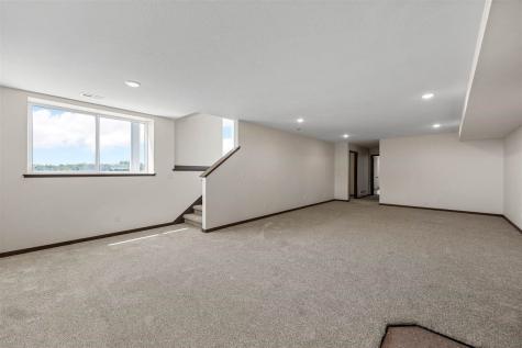 3007 Prairielight Court Hiawatha IA 52233