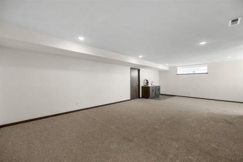 3007 Prairielight Court Hiawatha IA 52233