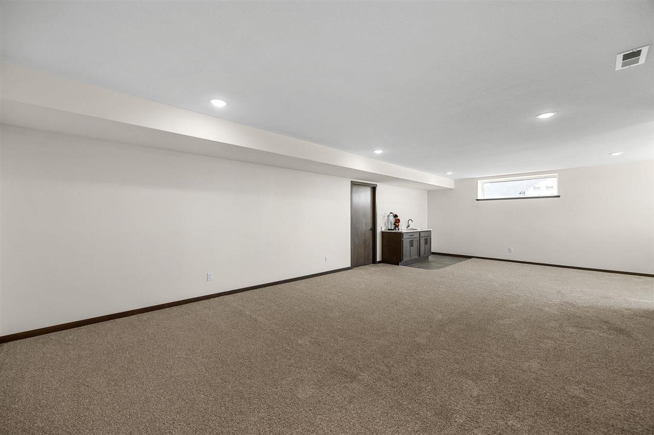 3007 Prairielight Court Hiawatha IA 52233
