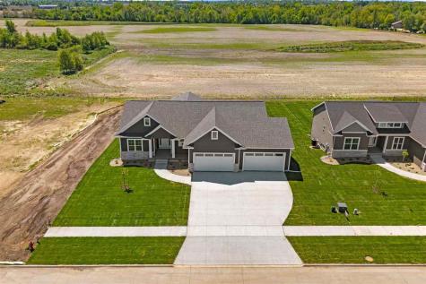 3007 Prairielight Court Hiawatha IA 52233