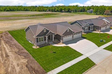 3007 Prairielight Court Hiawatha IA 52233