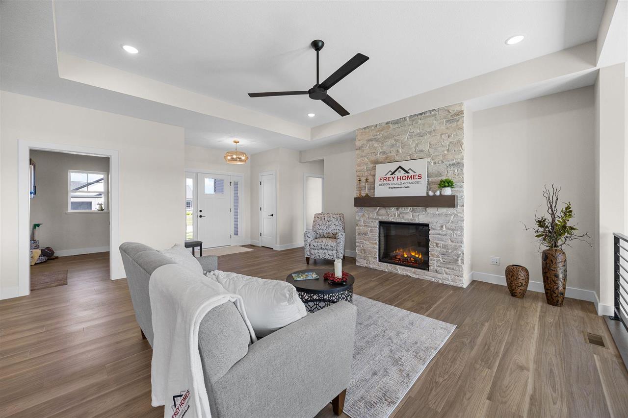 3007 Prairielight Court Hiawatha IA 52233