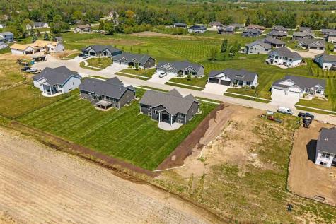3007 Prairielight Court Hiawatha IA 52233