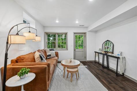 6 Kirkwood Circle Iowa City IA 52240