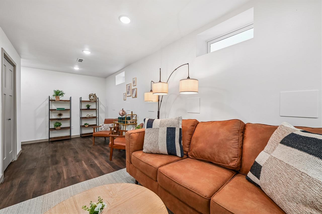 6 Kirkwood Circle Iowa City IA 52240