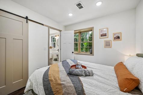 6 Kirkwood Circle Iowa City IA 52240