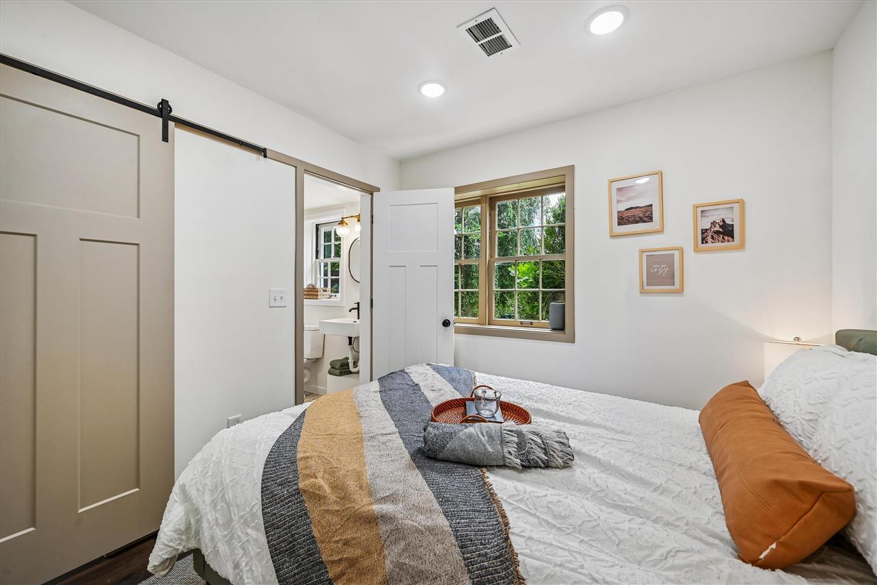 6 Kirkwood Circle Iowa City IA 52240