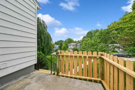 6 Kirkwood Circle Iowa City IA 52240