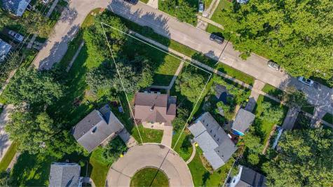 6 Kirkwood Circle Iowa City IA 52240