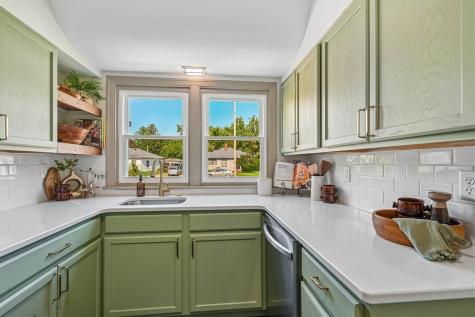 6 Kirkwood Circle Iowa City IA 52240