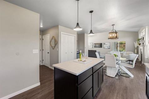 856 N 1st Avenue Iowa City IA 52245