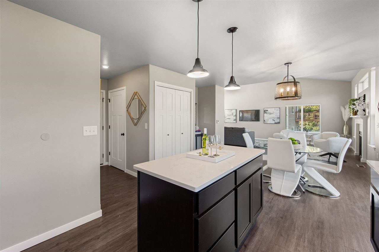 856 N 1st Avenue Iowa City IA 52245