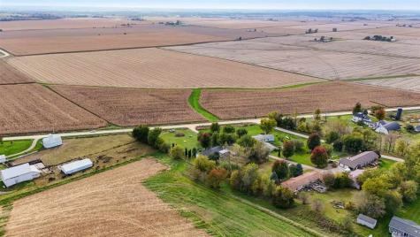 1407 244th Avenue Lisbon IA 52253