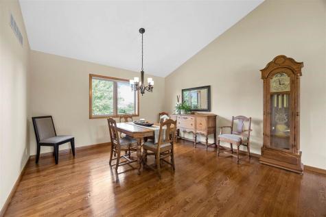 3120 Falcon Drive NE Cedar Rapids IA 52402