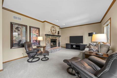3120 Falcon Drive NE Cedar Rapids IA 52402