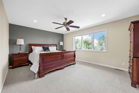 3120 Falcon Drive NE Cedar Rapids IA 52402
