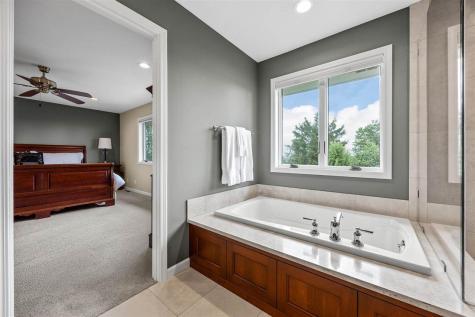 3120 Falcon Drive NE Cedar Rapids IA 52402