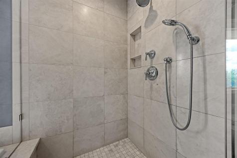 3120 Falcon Drive NE Cedar Rapids IA 52402