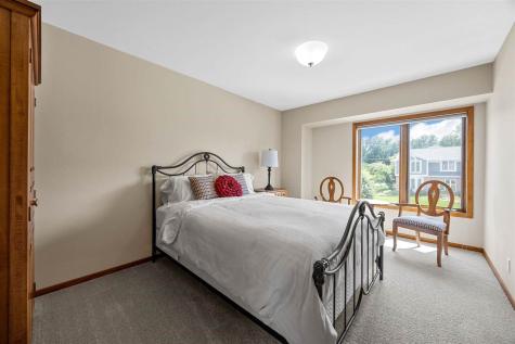 3120 Falcon Drive NE Cedar Rapids IA 52402