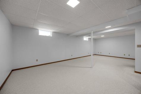 3120 Falcon Drive NE Cedar Rapids IA 52402