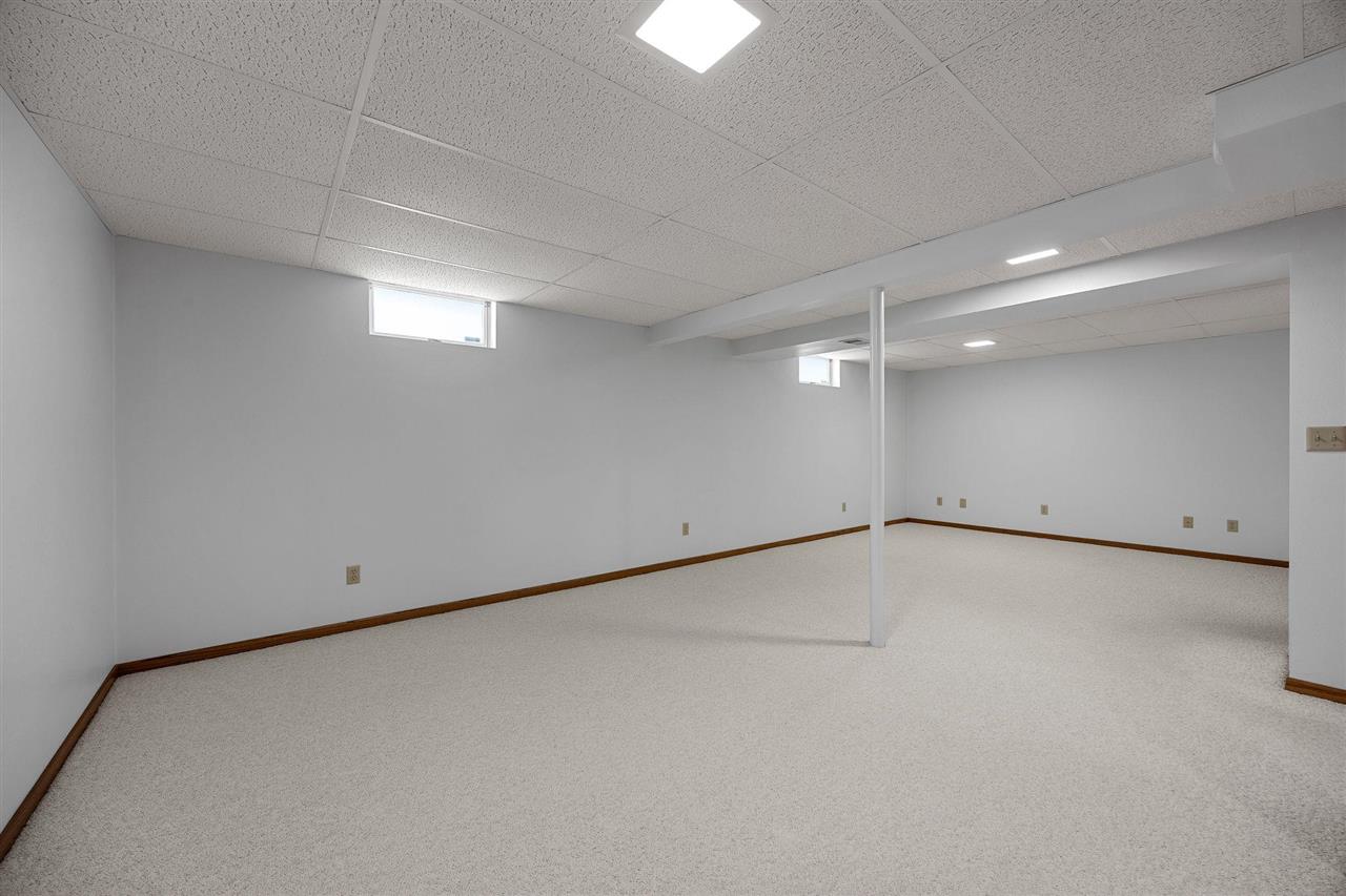 3120 Falcon Drive NE Cedar Rapids IA 52402