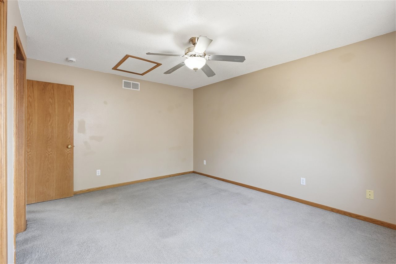 453 W Zeller Street North Liberty IA 52317