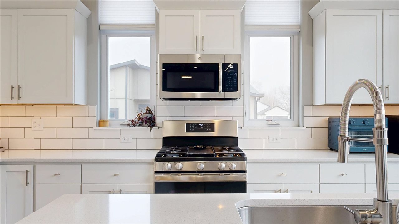 3978 Grindstone Drive Iowa City IA 52240