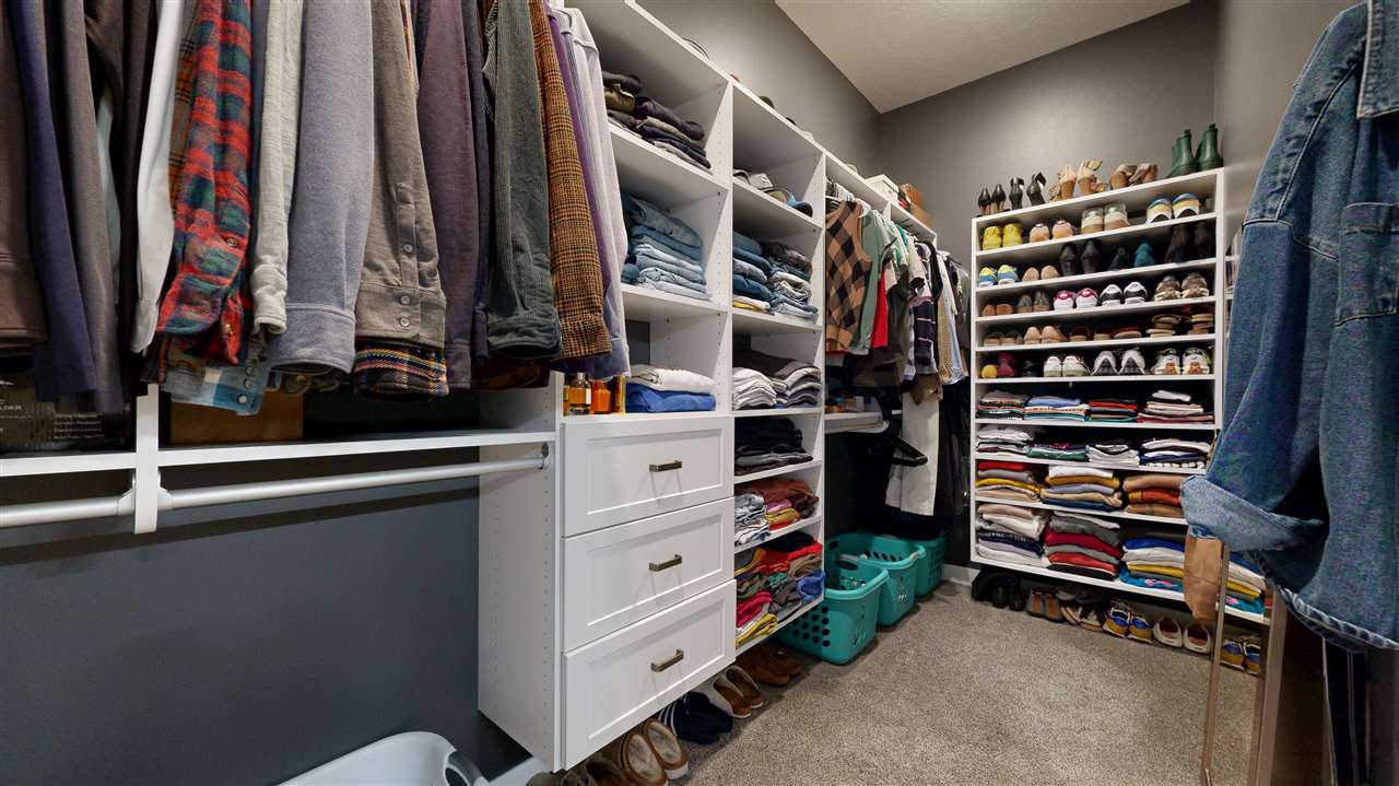 3978 Grindstone Drive Iowa City IA 52240