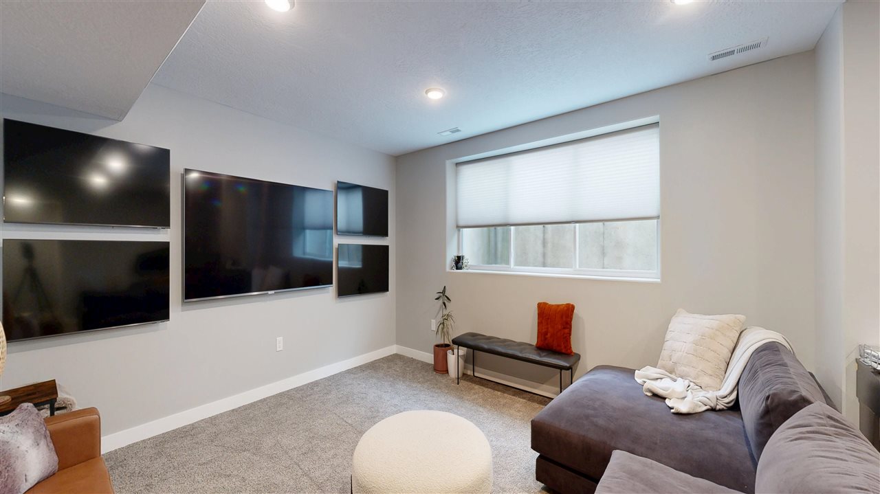 3978 Grindstone Drive Iowa City IA 52240