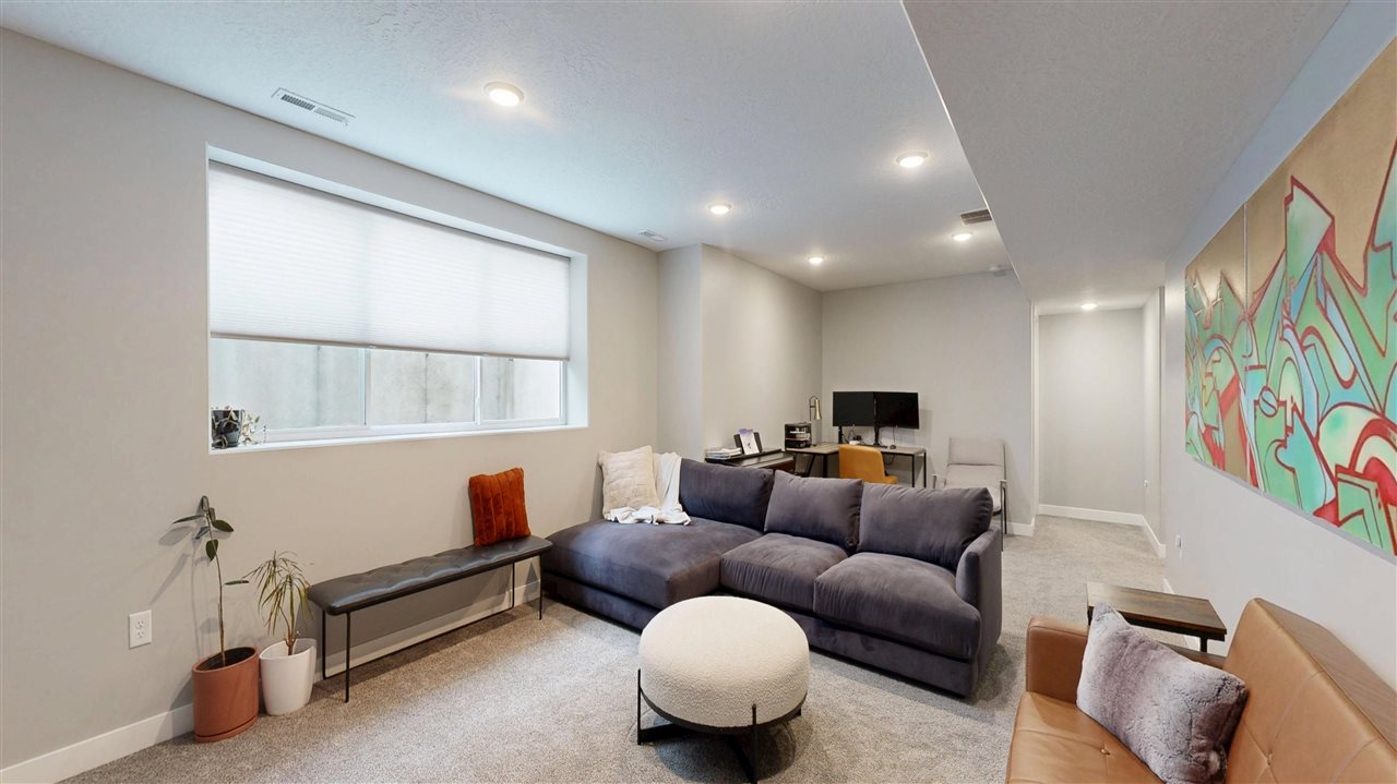 3978 Grindstone Drive Iowa City IA 52240
