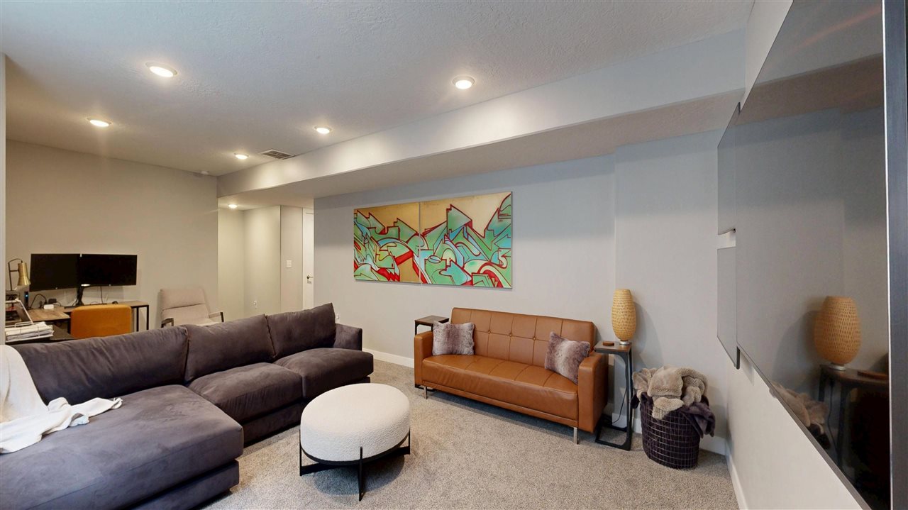 3978 Grindstone Drive Iowa City IA 52240