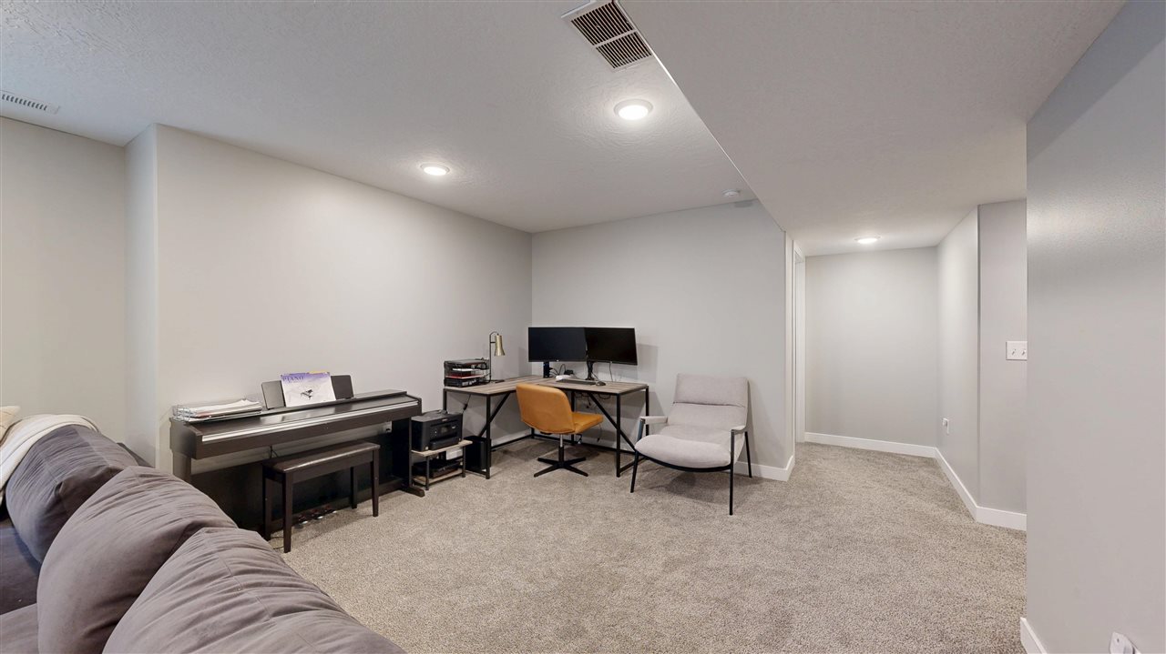 3978 Grindstone Drive Iowa City IA 52240