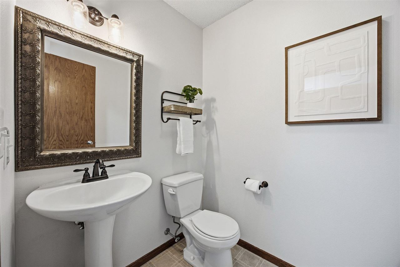 1748 Parkway Drive Coralville IA 52241