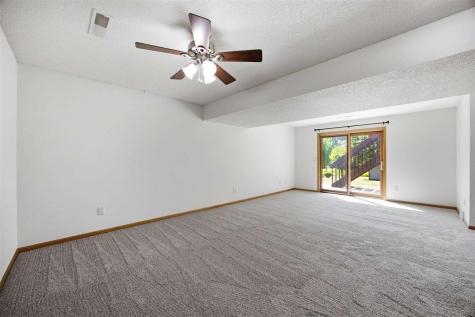 1748 Parkway Drive Coralville IA 52241