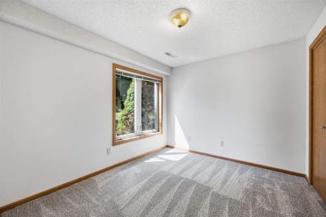 1748 Parkway Drive Coralville IA 52241