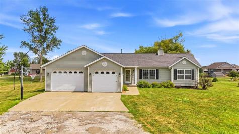 2166 Stewart Drive Washington IA 52353
