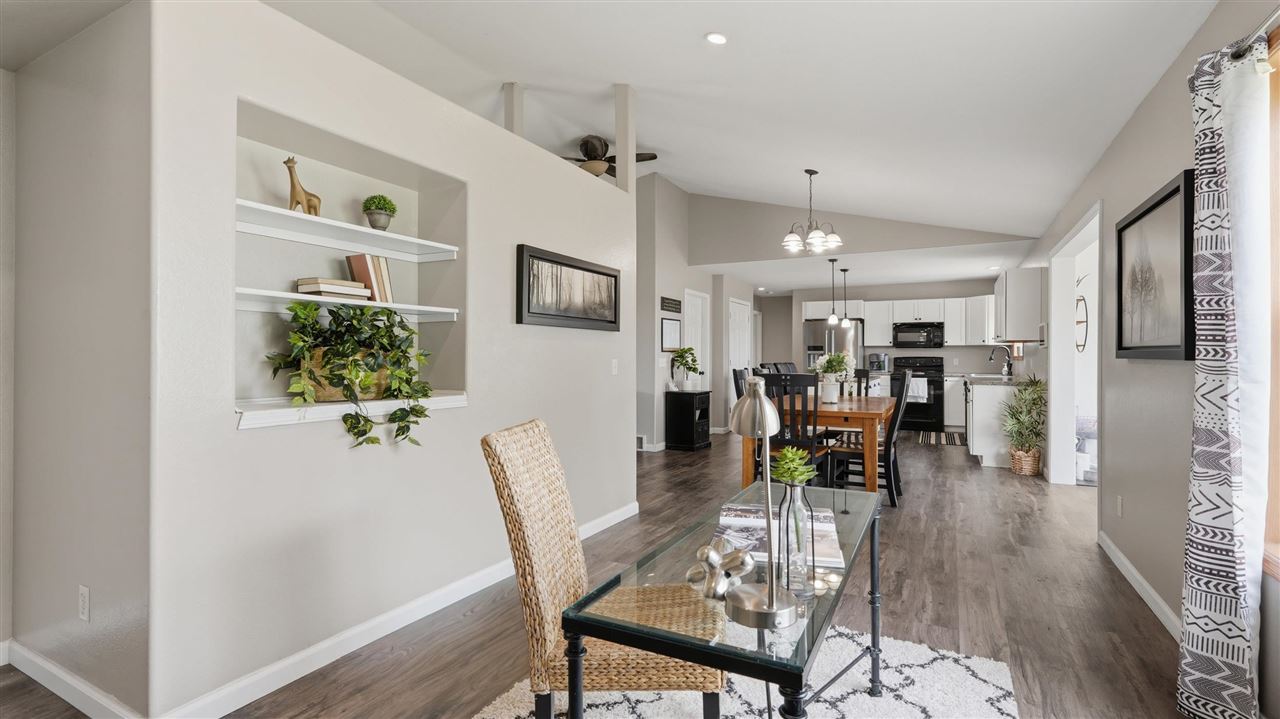 2166 Stewart Drive Washington IA 52353