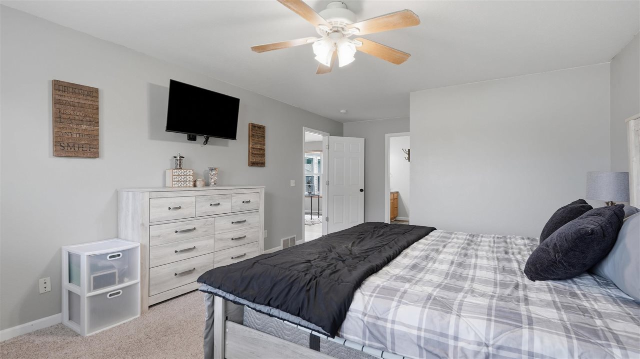 2166 Stewart Drive Washington IA 52353