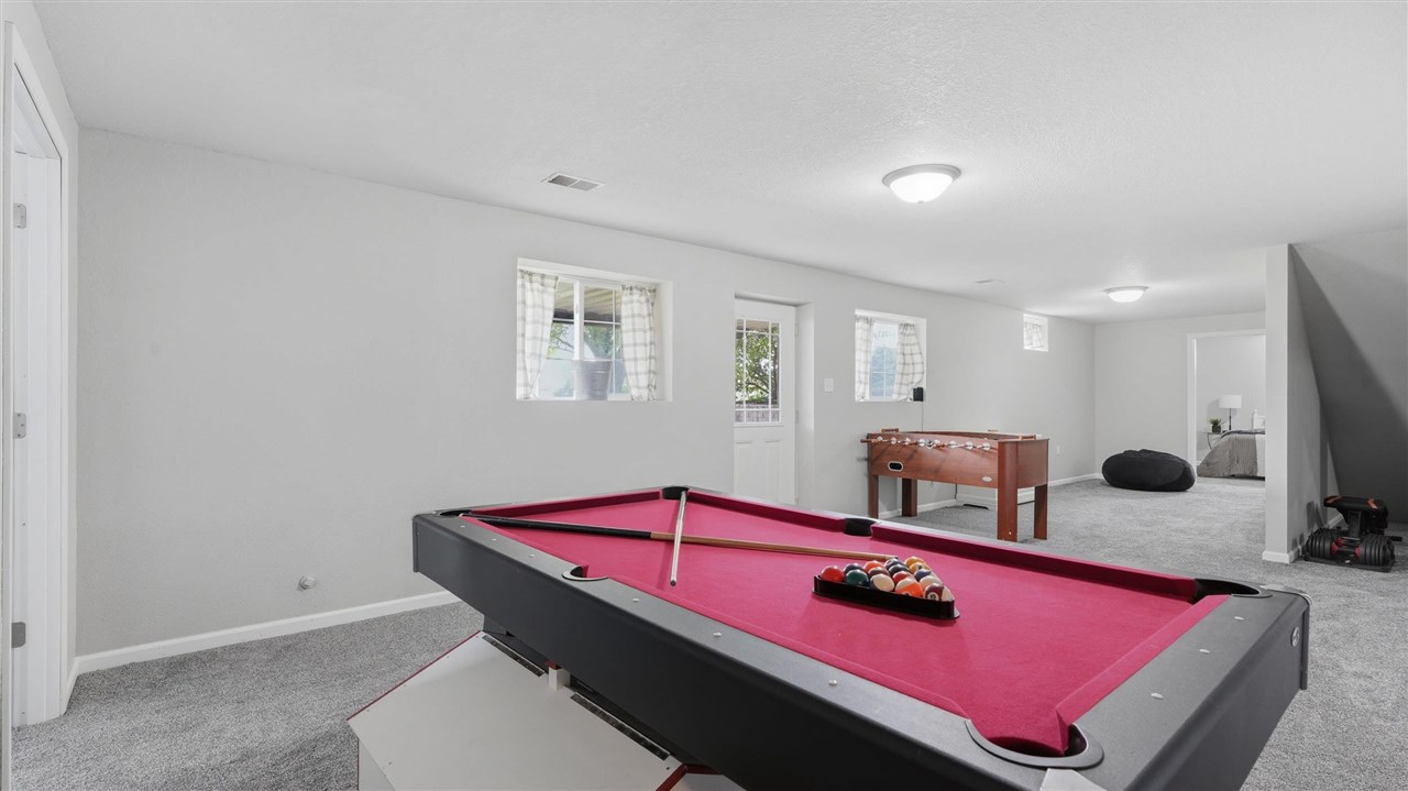 2166 Stewart Drive Washington IA 52353