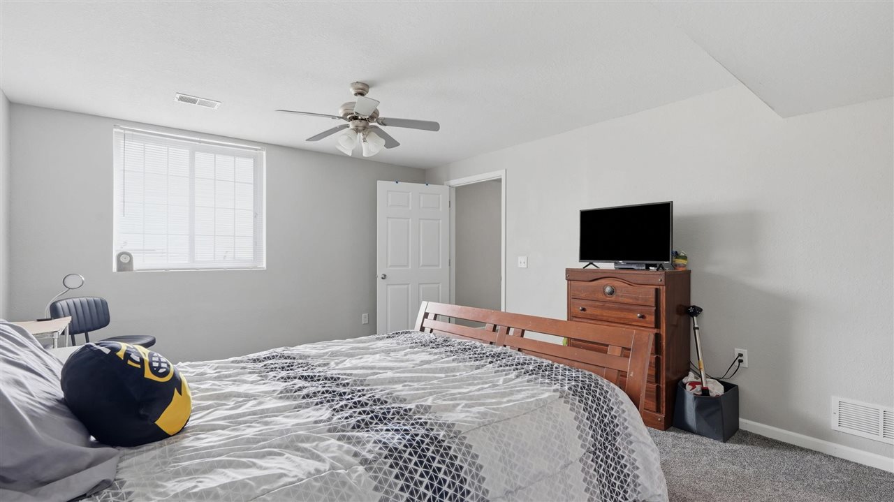 2166 Stewart Drive Washington IA 52353