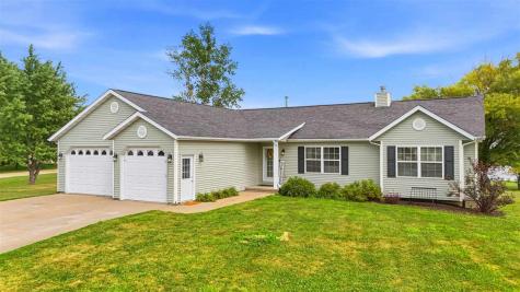 2166 Stewart Drive Washington IA 52353
