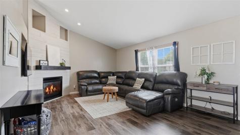 2166 Stewart Drive Washington IA 52353