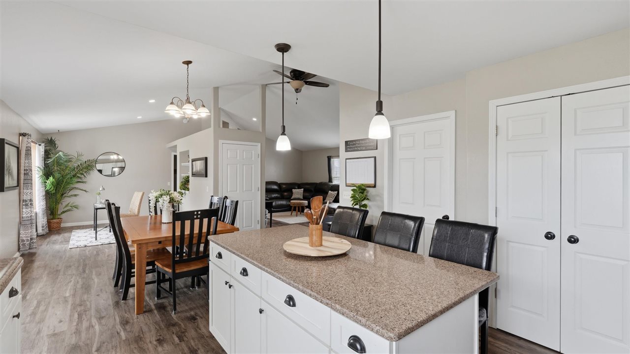 2166 Stewart Drive Washington IA 52353