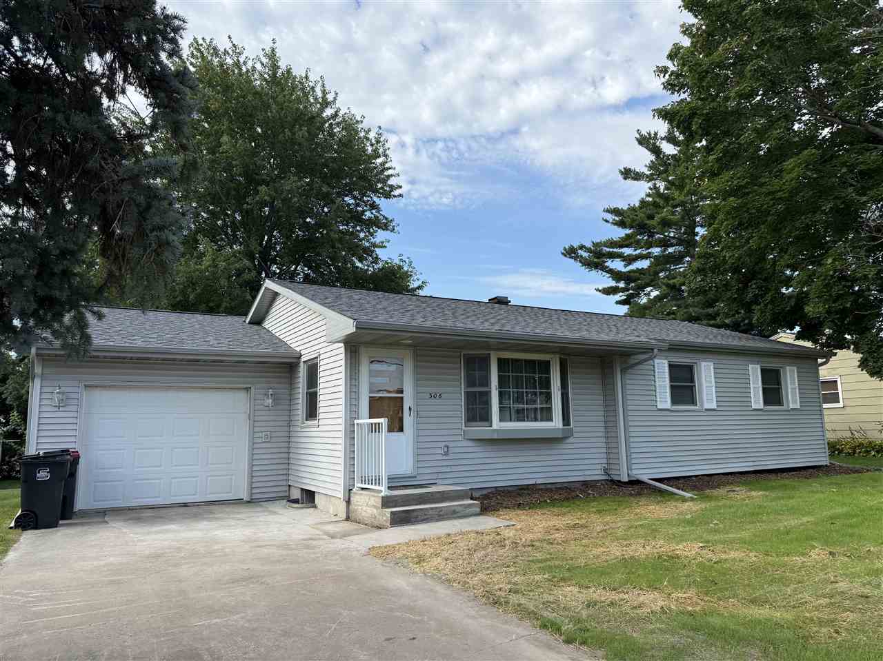 306 W Orange West Branch IA 52358