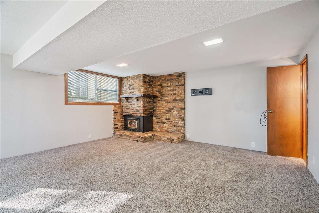 3108 Huxley Lane Cedar Rapids IA 52404